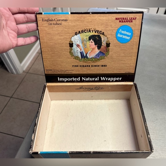 2 Vintage Cigar Boxes‎ Garcia y Vega English Coronas (in tubes) Rectangle - Picture 2 of 16